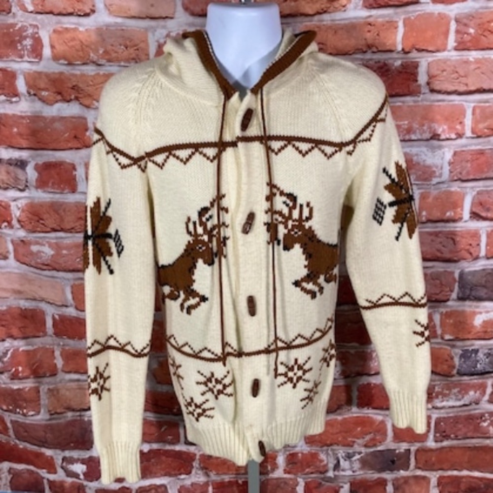 vintage deer sweater button up hooded sweater w deer design - sz S - 70s